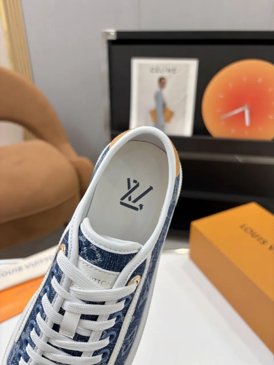 p580🐮🐮 LV couple skate shoes｜Classic jacquard, the ultimate code for a sweet outing! 👫** This pair of shoes is Louis Vuitton's love letter to fashionistas💌 - **classic presbyopic skate shoes**, the perfect choice for couples to go out on the street!  🔸 **Luxury details are a must-have**: Jacquard fabric  🔸 **So comfortable that you don’t want to take it off**: The sheepskin lining is skin-friendly and breathable, warm in autumn and winter without stuffing your feet, refreshing in spring and summer without being sticky, and you can wear it with a high-end feel in all seasons!  🔸 **Steady sense of security**: Non-slip rubber outsole, perfect grip, accompanying you through romantic streets.  **💑 Couple outfit inspiration**: ▪️ For boys, pair with leggings + baseball cap for a trendy street look!  ▪️ Girls can wear short skirts or shark pants, and the sweet and cool style is easy to choose~ **#Louis Vuitton #couple shoes #presbyopia classic** **👉 Click to collect and become the most fashionable CP in the circle of friends with him! ** Fabric: Imported cowhide/classic jacquard fabric Lining: Sheepskin lining Sole: Original rubber sole Size: Women’s size 35-42 (40/41/42 customized) Men’s size 39-45 (39.45 customized)